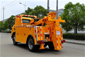 新源高速路拖车费